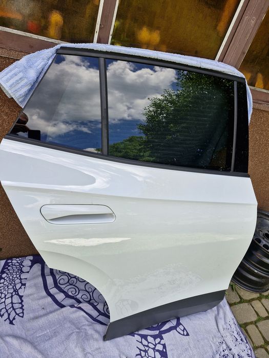 Дверка  задня права Volkswagen ID 4