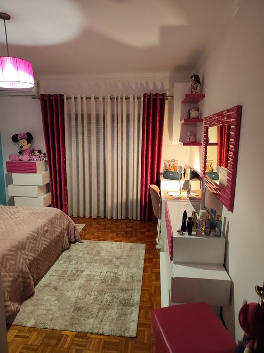 Casa T4 com mobília