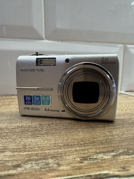 Продам цифровий фотоаппарат OLYMPUS FE-200  в  збереженому стані