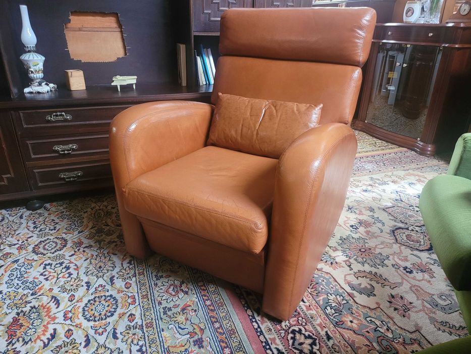 Sofá individual em pele - Bom estado geral