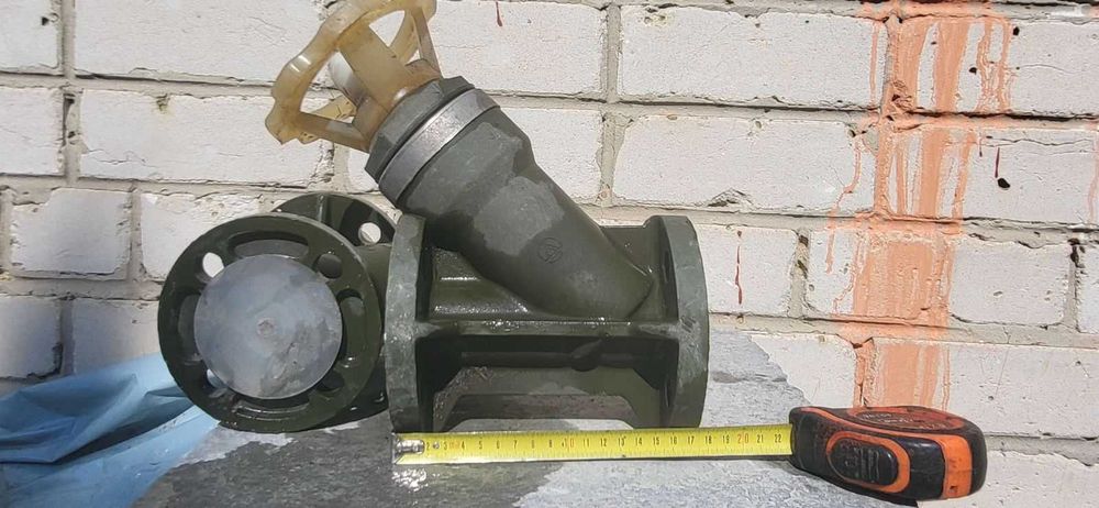 Задвижка фланцевая пластиковая D-32