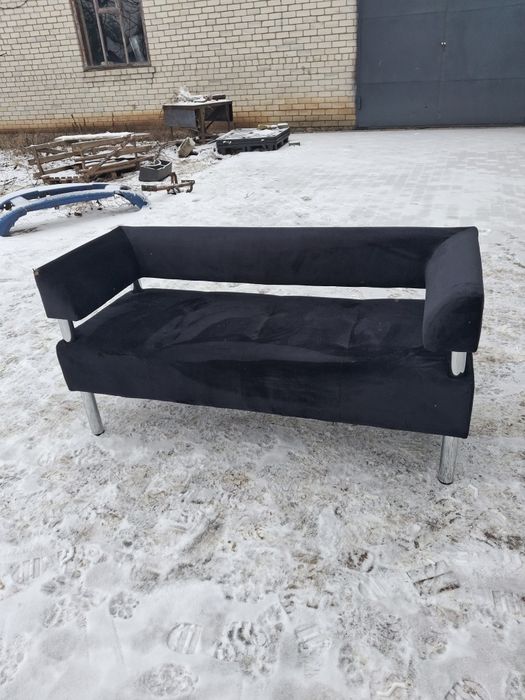Продам велюровый диван стронг