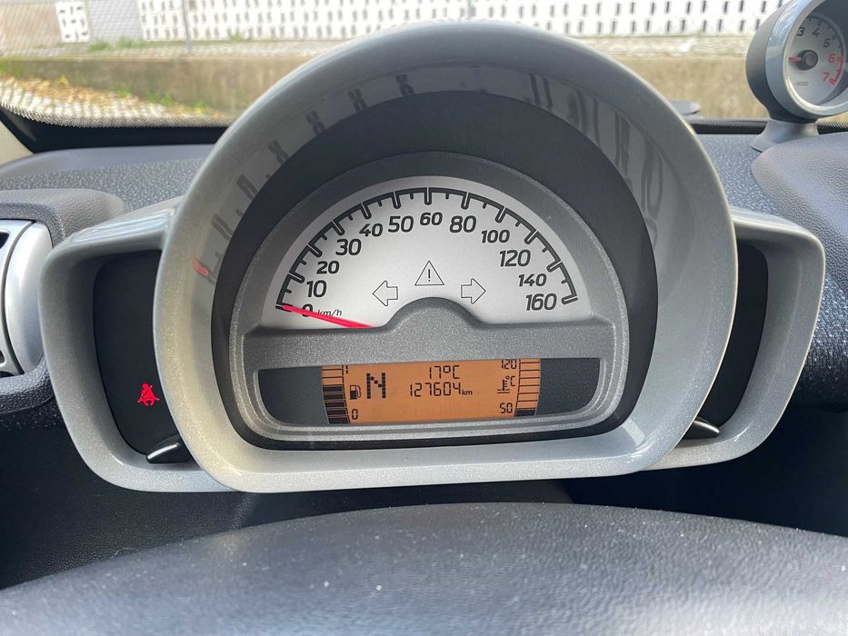 Vende-se Smart Fortwo Passion em excelente estado com muitos extras.