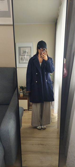 Wełniany klasyczny granatowy płaszcz Savida XL 42 44 ozdobne guziki