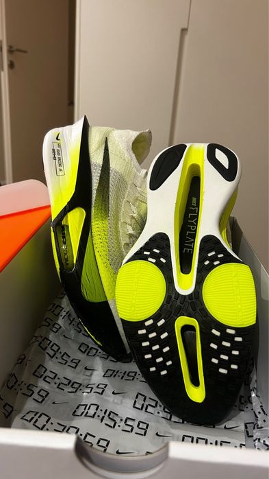 Tenis nike corrida profissinal nunca usado