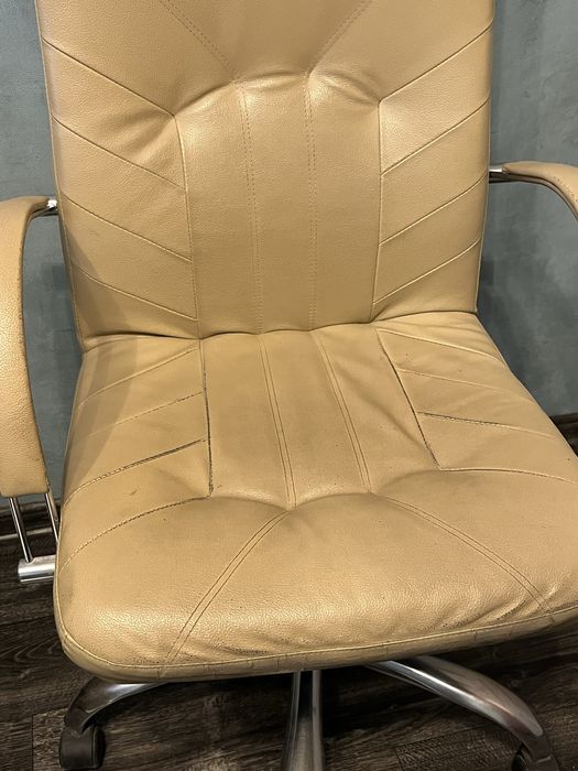 Компʼютерне крісло