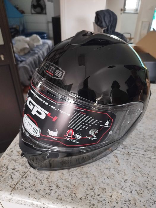 CMS Helmet GP4 novo
