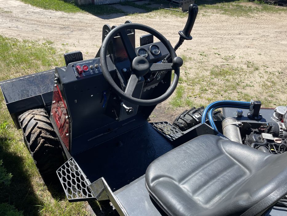 Погрузчик 4х4, мінінавантажувач MND-2117