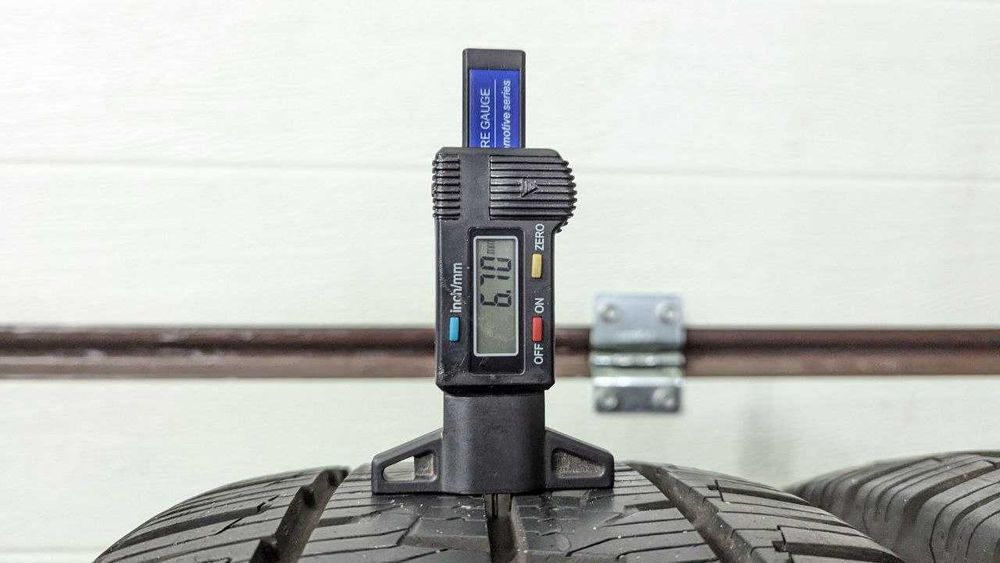 Шини 215/65 R16C 109/107T Continental VanContact 4Season