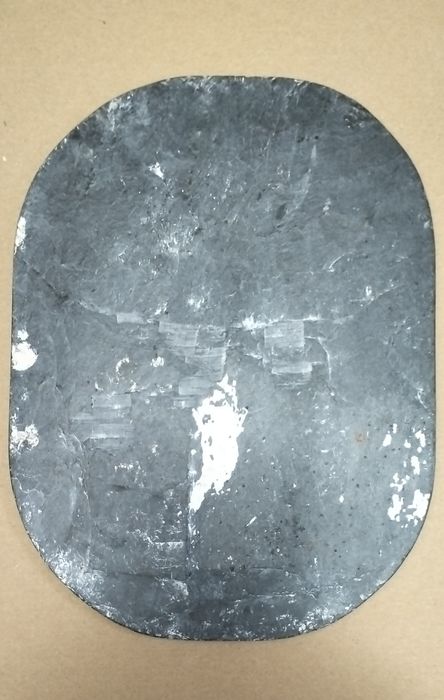 Grande xisto africano antigo com relevos. (ver desconto no texto)