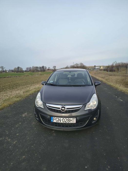 Opel corsa 2011 1.4