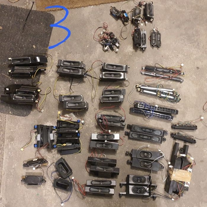 Głośniki z TV, wież, monitorów, ponad 200 sztuk hurt,  cena za całość