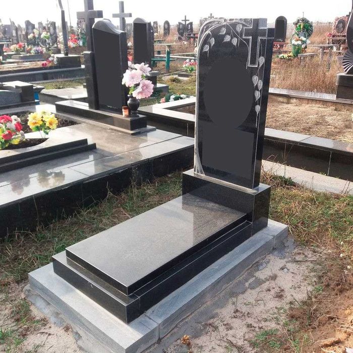 Памятники из гранита, габро. НА ЗАМОВЛЕННЯ. Монтаж, надгробки