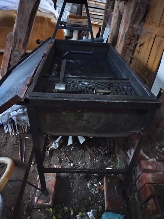 Stół wanna do mycia silników