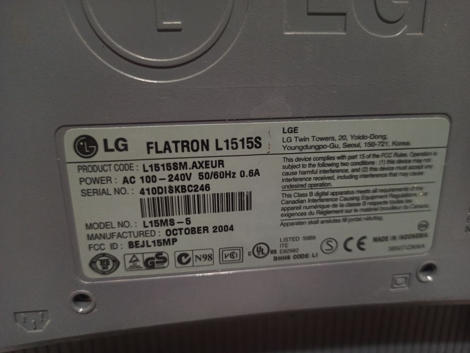 Продам 2монітори різні по 350грн.оптом значно дешевше