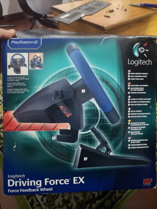 Conjunto - Volante e Pedais Logitech