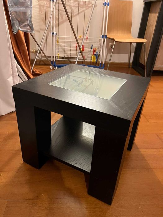 Mesa de Centro com tampo de vidro