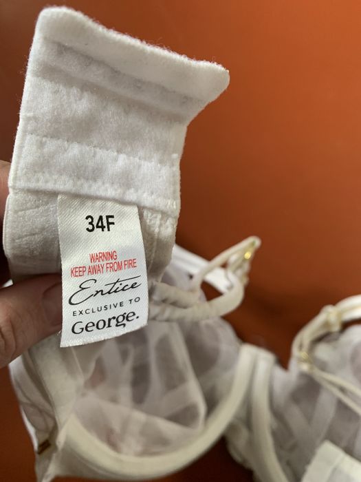 Бюстгалтер ліфчик