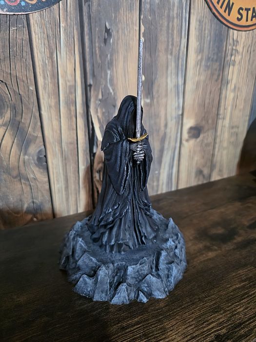 Estátua Nazgûl / Ringwraith (Senhor dos Anéis) – Impressão 3D Pintada à Mão
