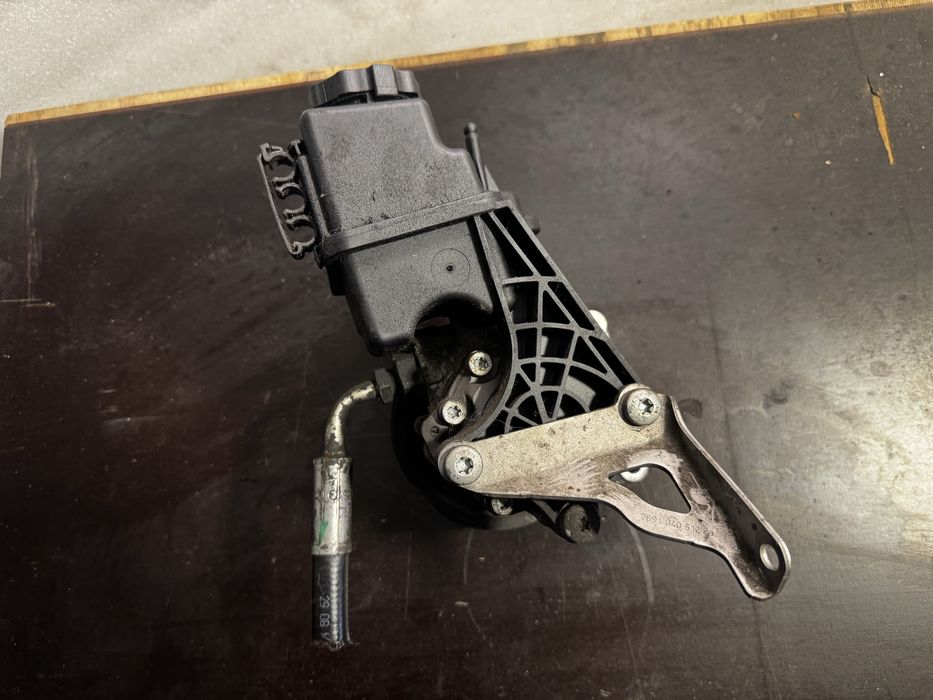 Pompa wspomagsnia mercedes sprinter 906