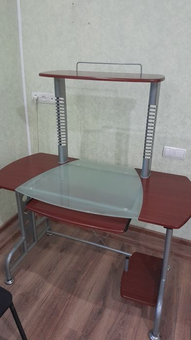 Компюторний стіл