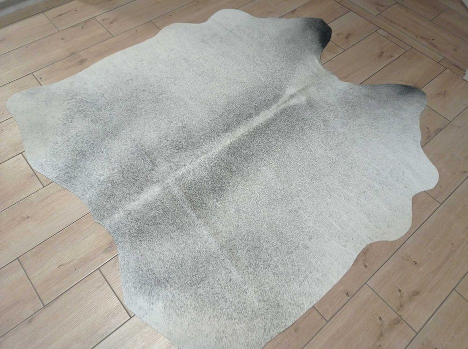 Skóra Krowia Naturalna 145x140 cm – Szara, Unikat