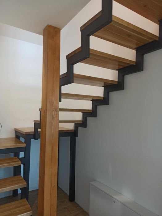 Konstrukcja stalowa schodów wewnętrznych plus projekt