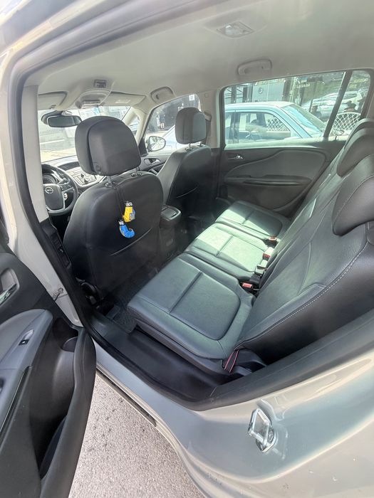 Opel Zafira 2013 , офіційна