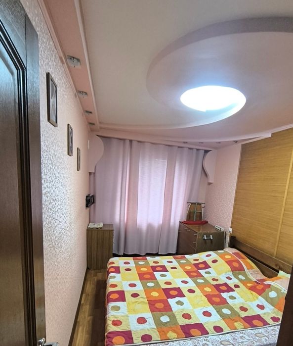 Продам 3 комнатную квартиру с ремонтом мебелью и техникой  17кв.