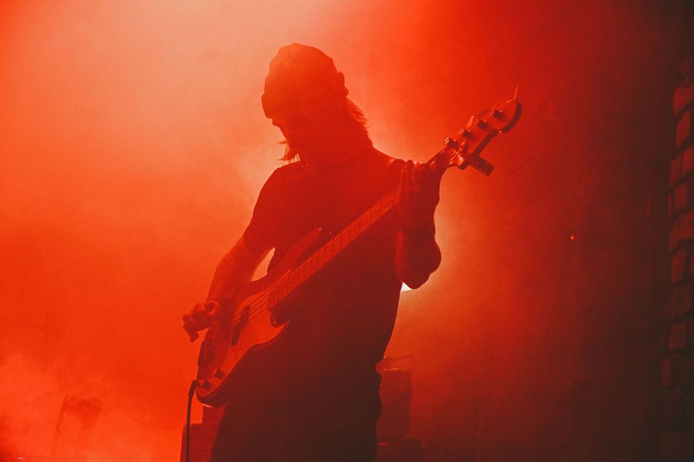 Lekcje gry na gitarze basowej