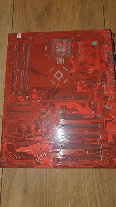 ABIT NF7-M SOKET 462 że zintegrowaną grafiką uszkodzona.