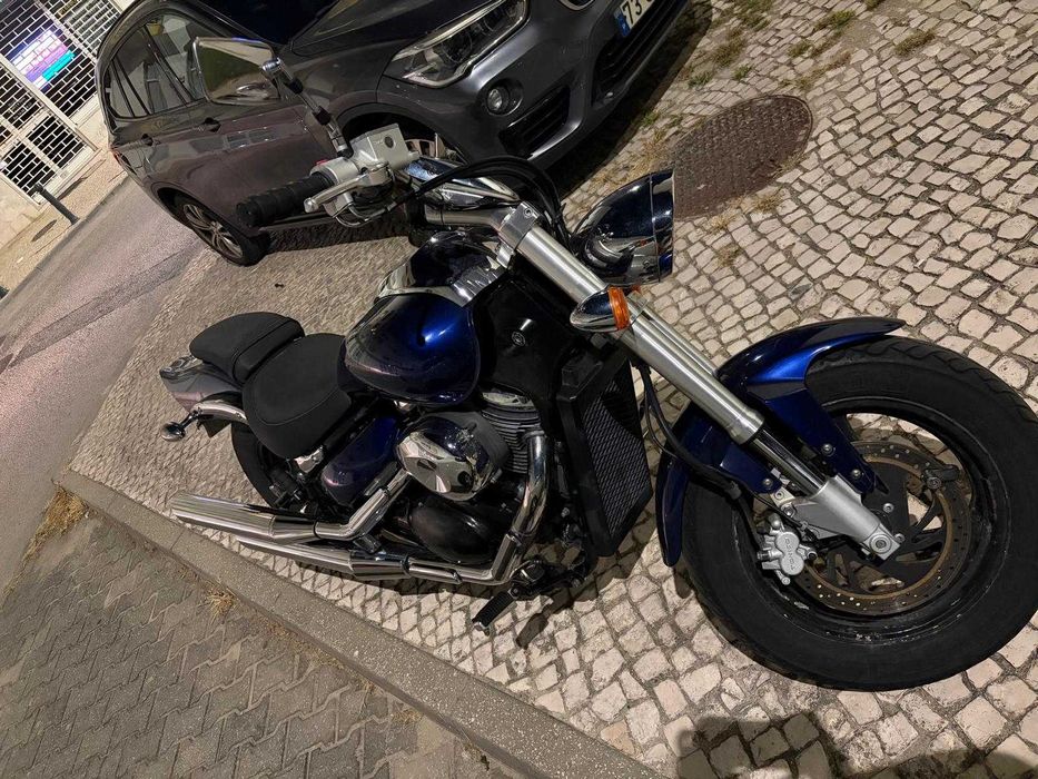 Venda de Mota Suzuki Intruder M800 (2005) Azul - Bom Estado e Muitos Extras