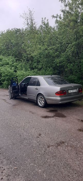 Мерседес Е210 в продаже
