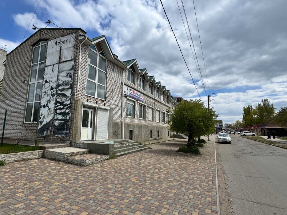 Сухомлинського 309 кв.м. прохідняк ТОП місце біля АТБ і Аврори