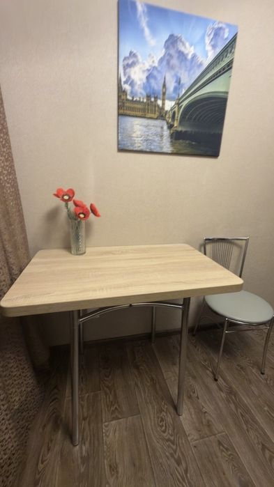Продам стол кухонный