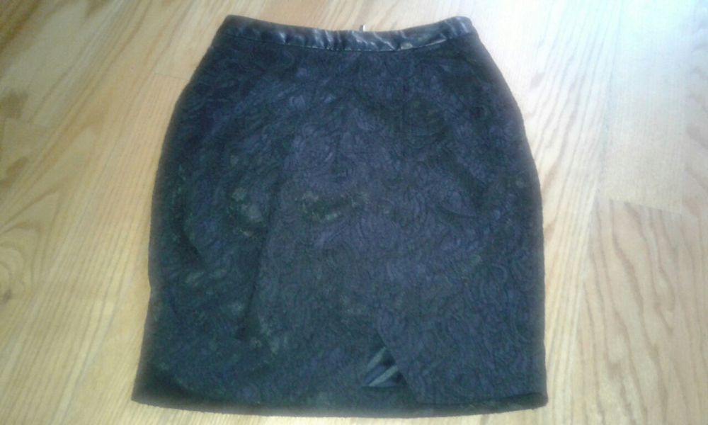 Spódnica koronka podszewka Mohito zamek 36/38