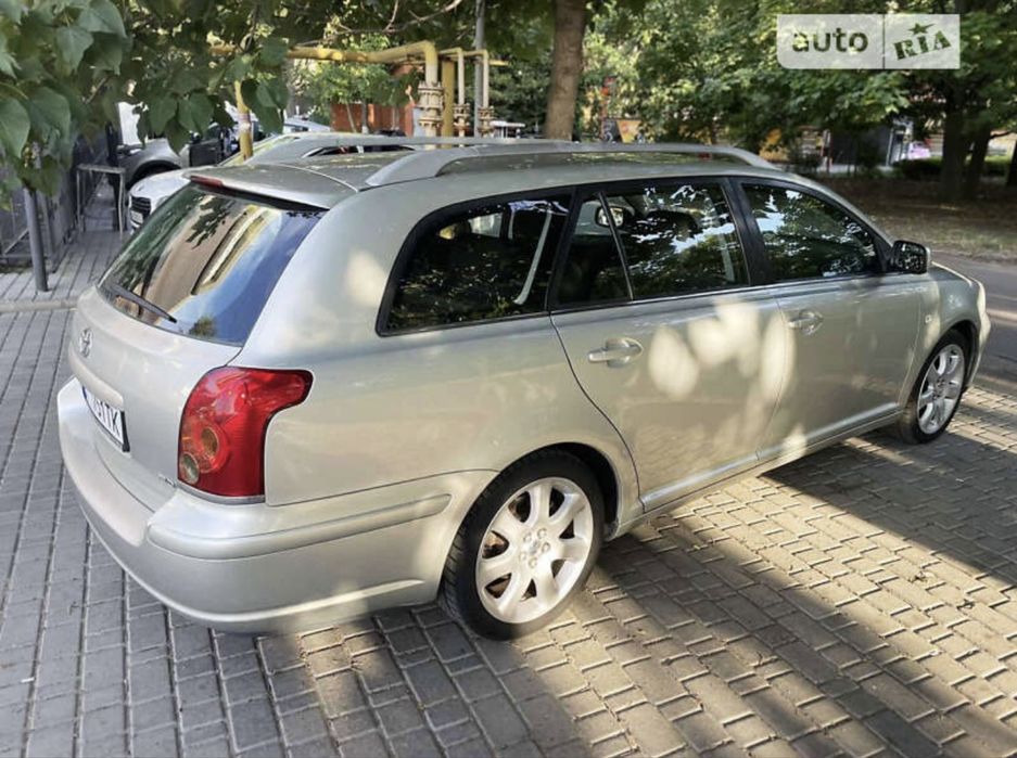 Продам Toyota Avensis 2003 р.  2.0 бензин