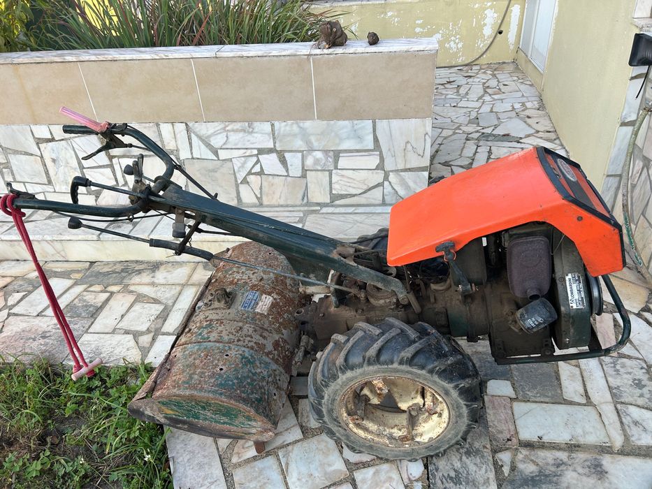 Vende-se Trator Goldoni