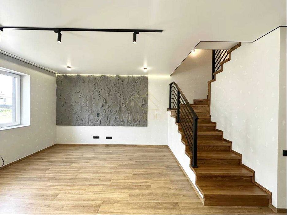 Продаж Будинок/Таунхаус 120 м2 з Сучасним ремонтом і власним подвір'ям