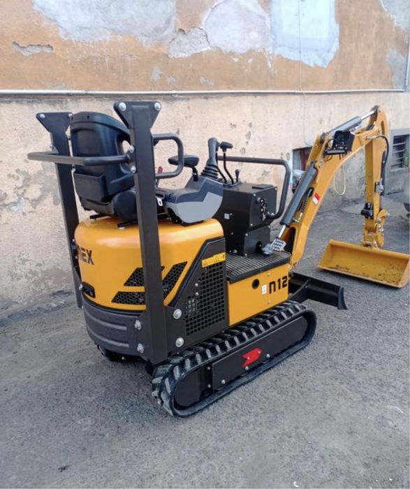 Uslugi Minikoparką Niwelowanie Wykopy Kucie Betonu Sciaganie Humus