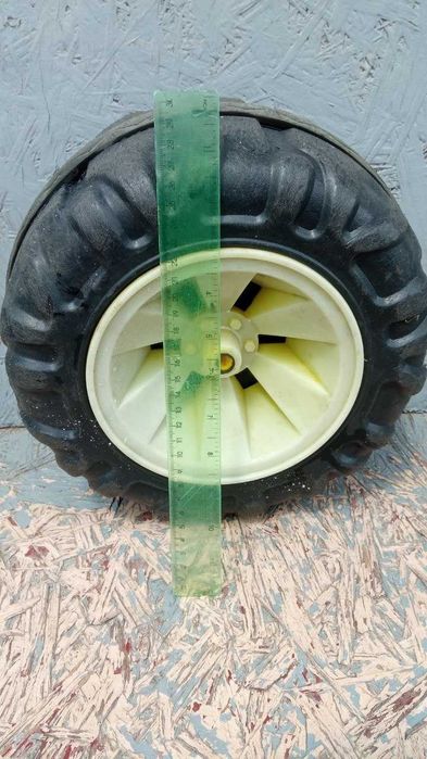 Колесо на детский электромобиль