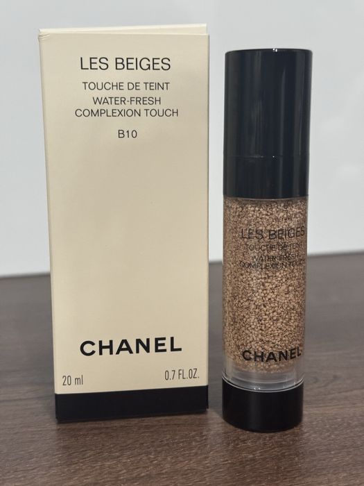 Тональна основа Chanel