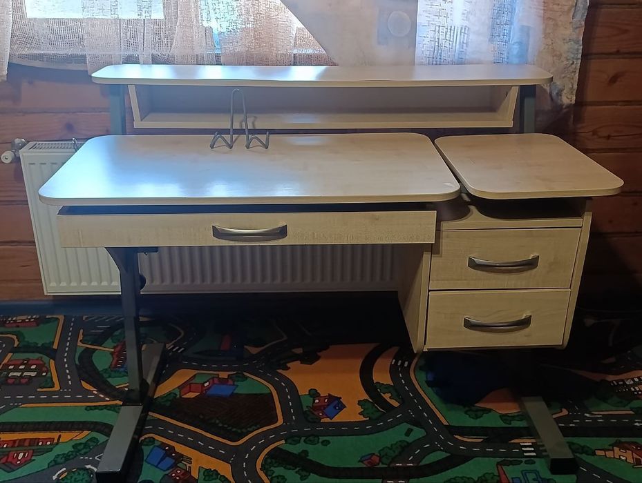 Парта/письмовий стіл для навчання та роботи, з шухлядами та надбудовою