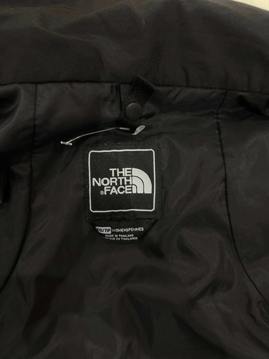 The north face куртка-вітровка на затяжках