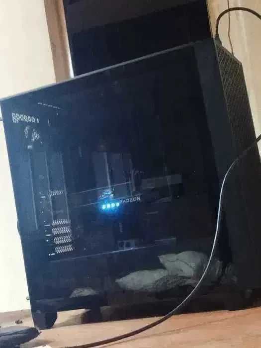 pc gaming - ryzen 5 7600 - RX 9060 XT - 32GB - 1TB
