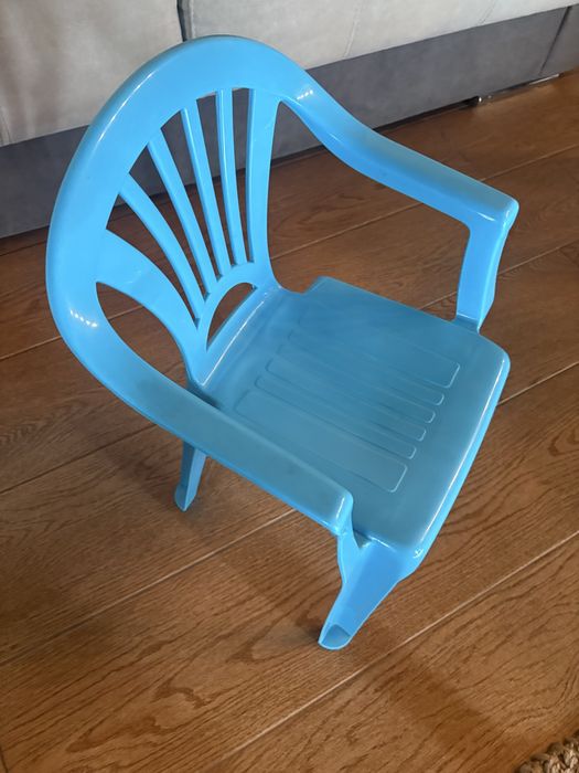 Mesa e cadeira de criança em pvc