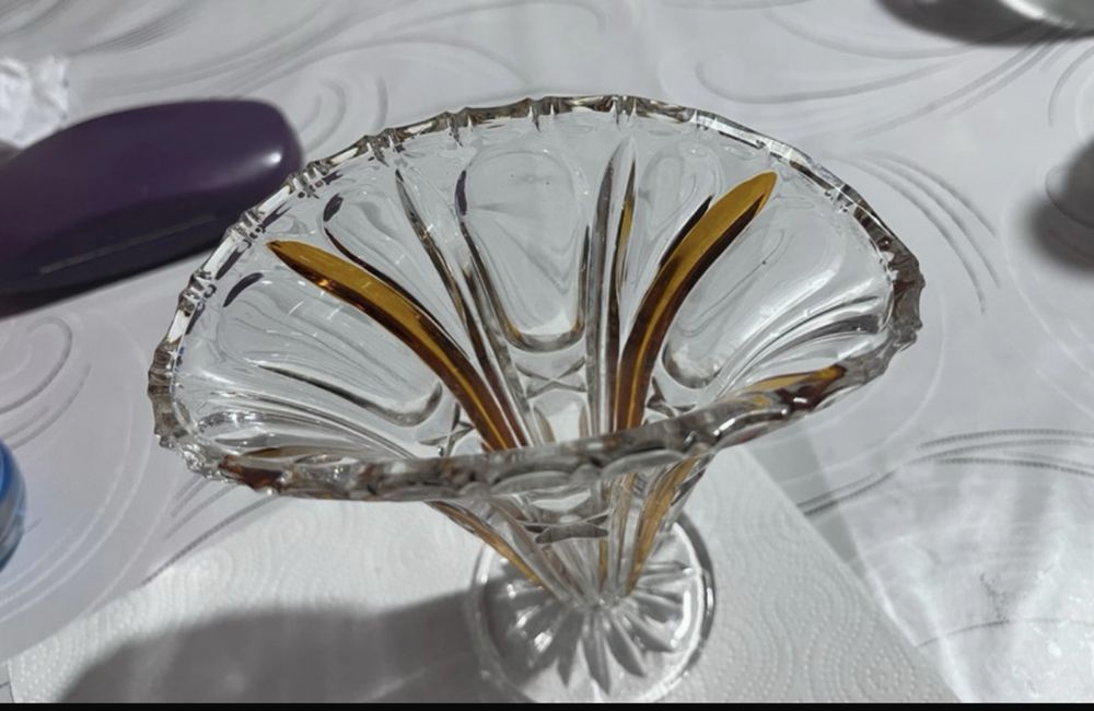 wazon Art Deco z bursztynowym szlifem