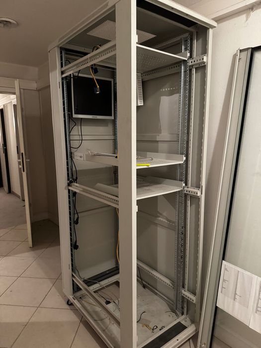 szafa rack Toten szer 60 cm gł 97 cm wys 197 cm (42U)