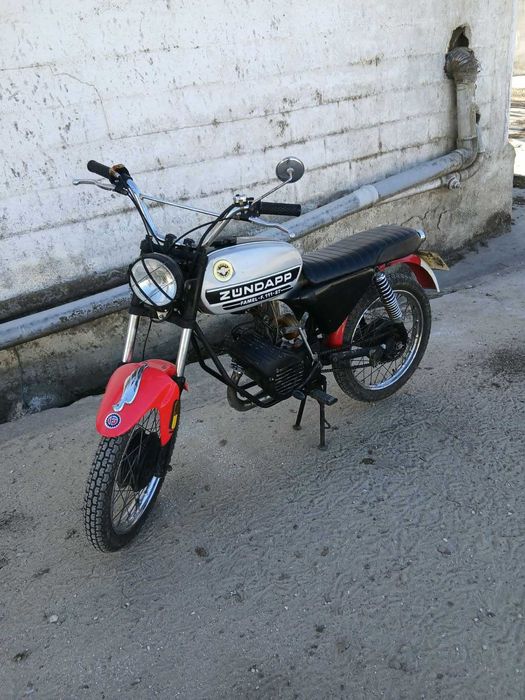 Famel Zündapp F. 111-ST em bom estado de conservação