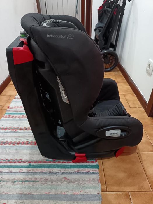 Cadeira Auto Bebé confort Axiss giratória